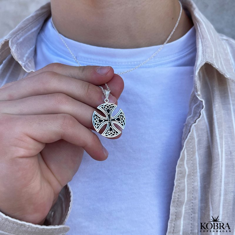 "Gorm" Vikingehalskde med keltisk kors i sterling slv