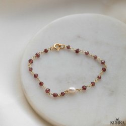 "Ellish" fine gold bracelet with red garnets and pearl