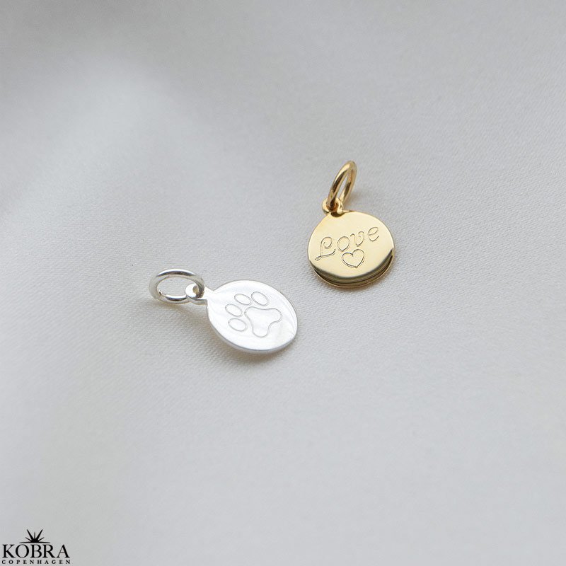 Mini slv amulet med personlig gravering