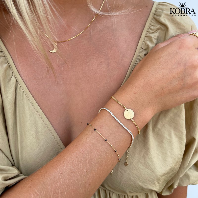 "Parker" 2 mm panzer armbnd i guld med personlig graveret amulet