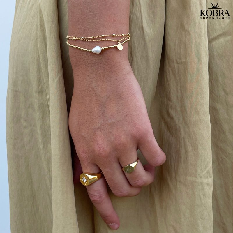 "Ellie" 18 karat forgyldt 2i1 armbnd med lille amulet