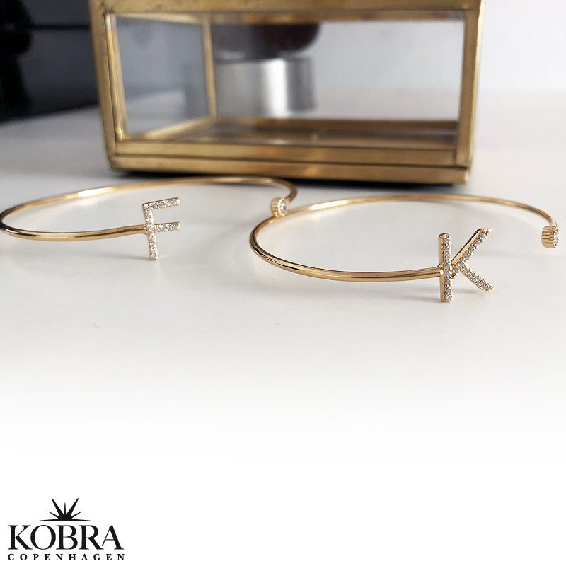 "Zoey" Personal bracelet in gold with your initial