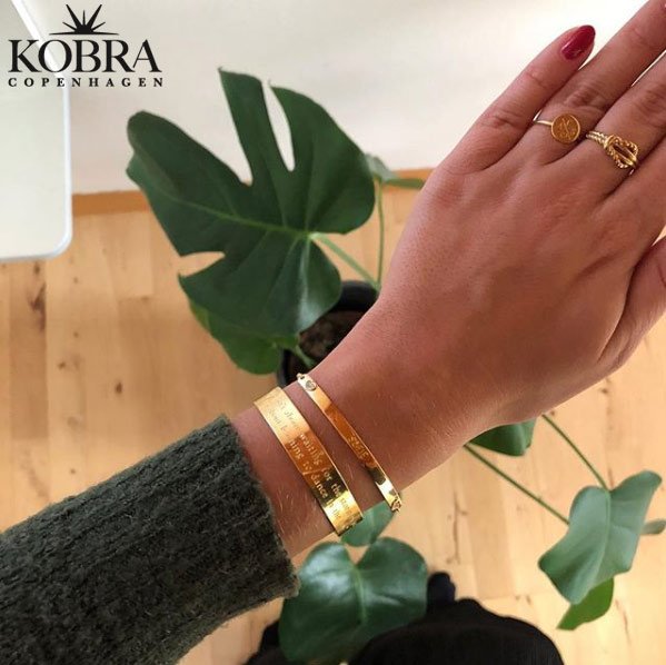 "Amor" slv armbnd med hjerter - inklusiv gravering