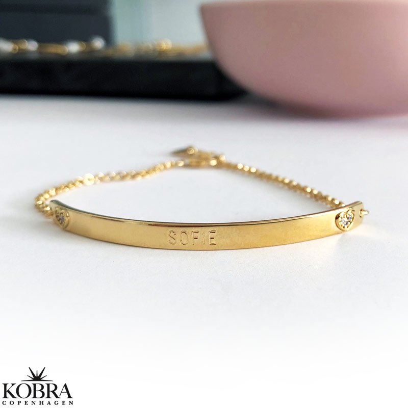 "Amor" 18 karat forgyldt armbånd med hjerter inklusiv indgravering
