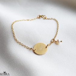 "Merci" guld armbnd med ferskvands perle og personlig gravering