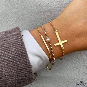 Cross bracelet in gold incl. engraving