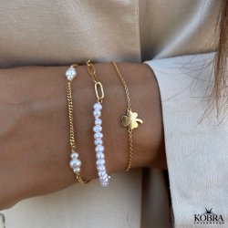 "Bellis" guld armbnd med treklver inklusiv personlig gravering