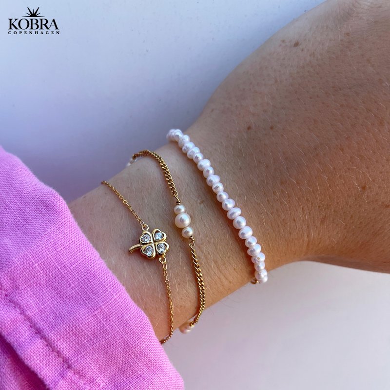 "Midsommar" perlearmbnd i forgyldt med panzerkde