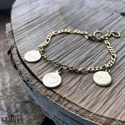 "Ohana" håndlavet forgyldt armbånd med 3 små personlige vedhæng