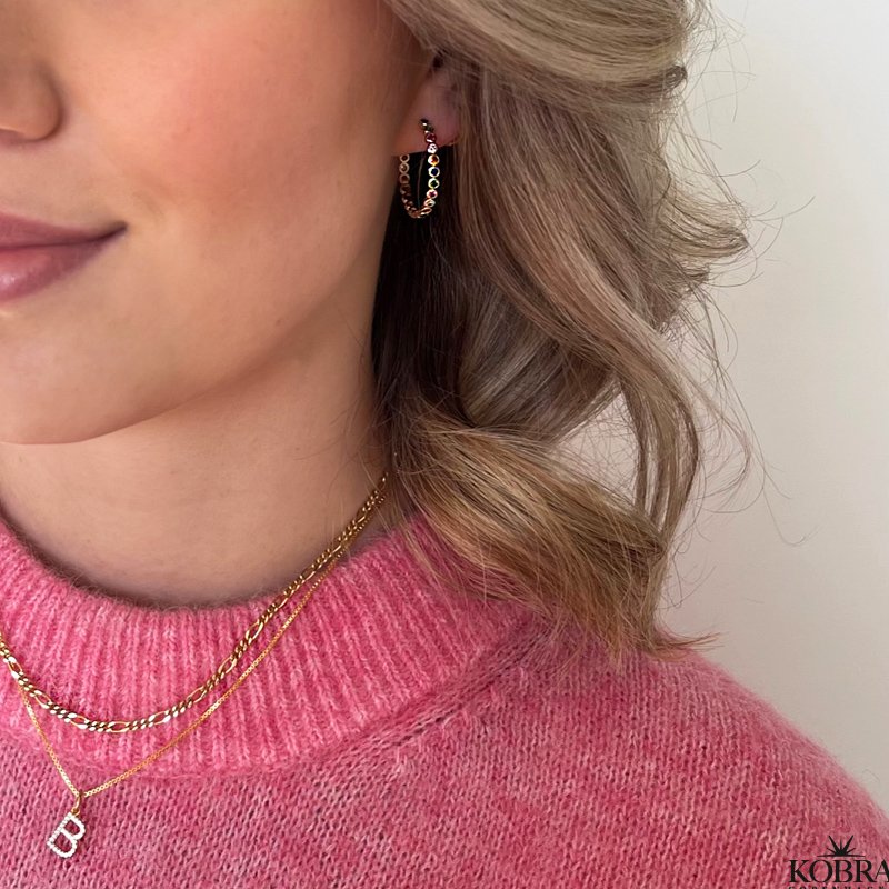 "Zoey" bogstav halskęde i guld med hvide sten