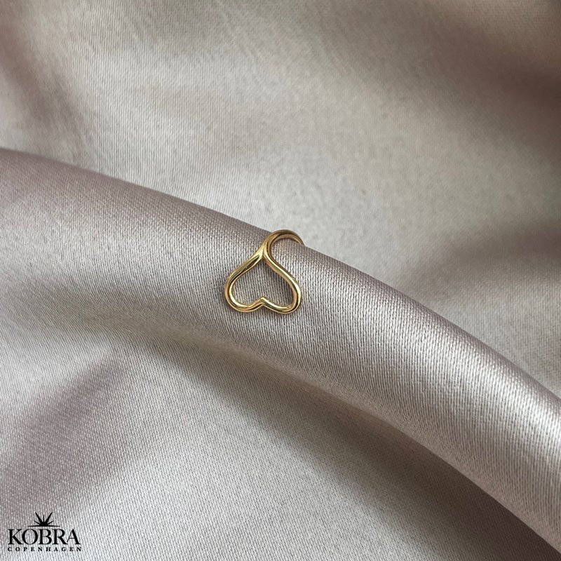 "Sola" hjerte earcuff i forgyldt