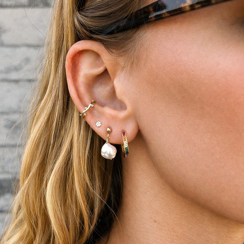 "Panama" earcuff med hvite zirkonia steiner i 18k forgylt sterlings�lv.