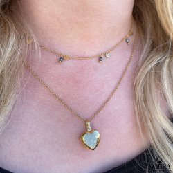 "Anamaria" 18 karat forgyldt hjertemedaljon med hvid sten