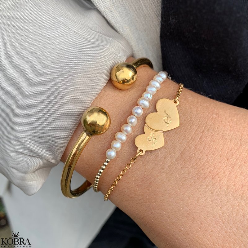 "Mila" 18 carat gold plated bracelet with gold hearts and your personal engraving