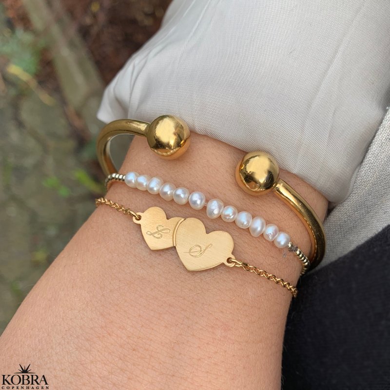 "Mila" 18 carat gold plated bracelet with gold hearts and your personal engraving