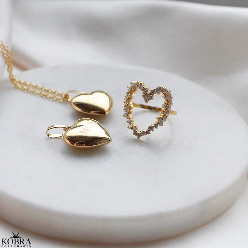 "Mikami" 18 carat gold-plated heart ring with white zirconia stones