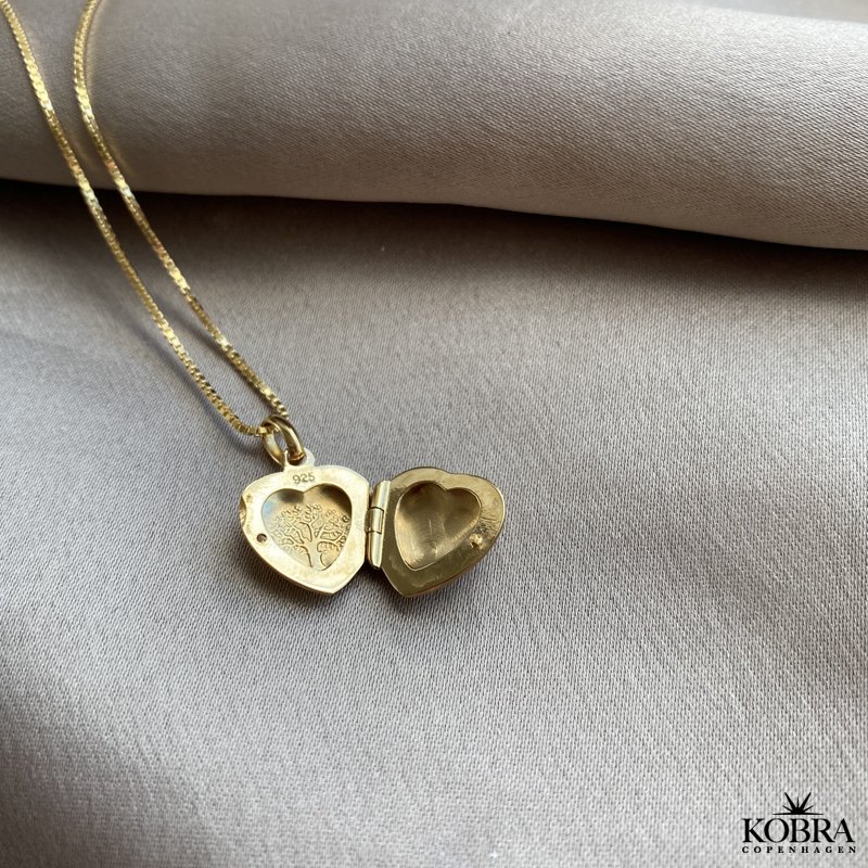 "Berthe" 18 karat forgyldt hjerte medaljon med livets tr