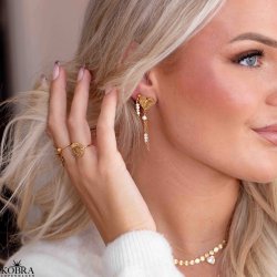  "Marie" sm� guld �reringe med hvide ferskvandsperler