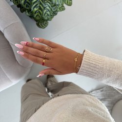 "Hayes" bracelet in 18k gold-plated sterling silver with a 3 mm curb chain and your personal letter