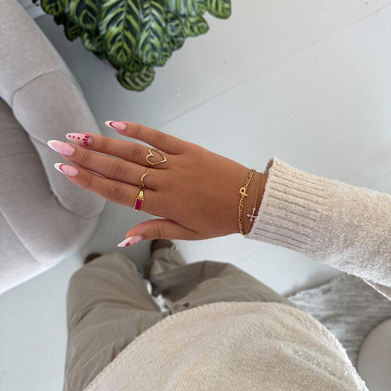 "Hayes" bracelet in 18k gold-plated sterling silver with a 3 mm curb chain and your personal letter