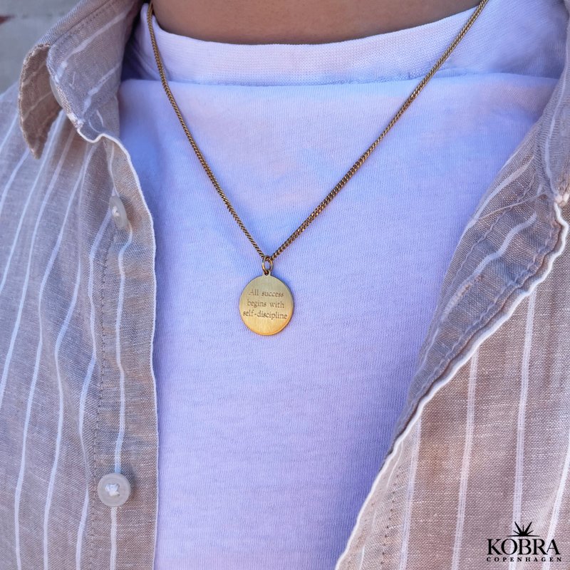 "Axton" 18 karat forgyldt Id tag med gravering