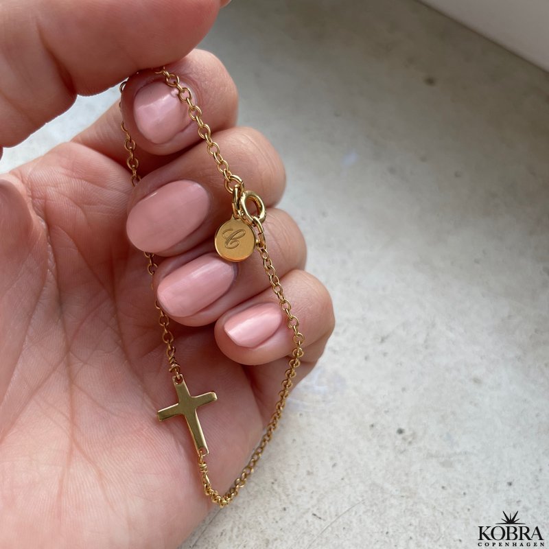 "Trust" Konfirmations smykke, guld armbnd med guld kors og personlig gravering
