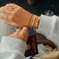 "MOR" smuk guld ring med zirkoniasten