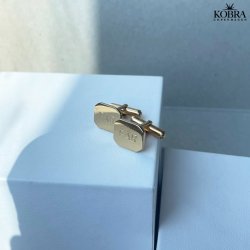 Firkantet manchetknapper i guld inklusiv gravering