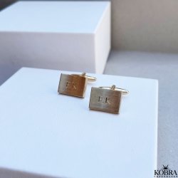 Firkantet guld manchetknapper med personlig gravering