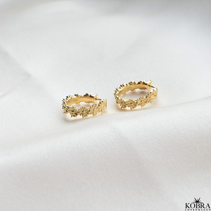 "Marguerit" gold earrings with flowers