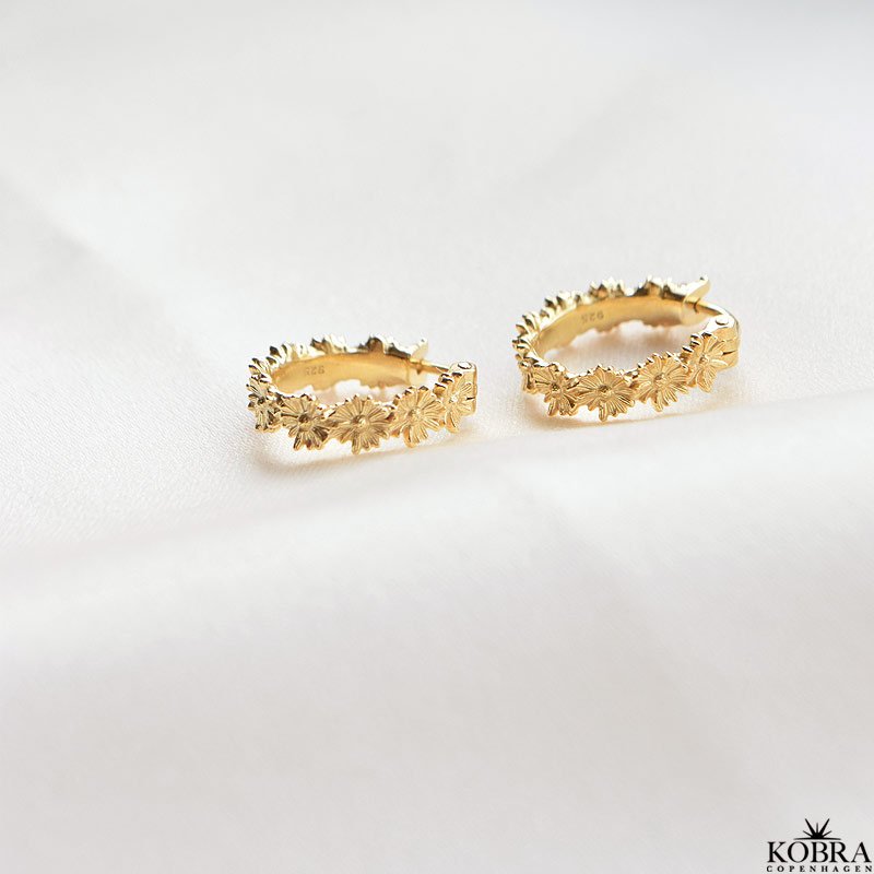 "Marguerit" gold earrings with flowers