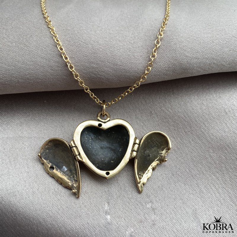 "Callie" Hjerte guld medaljon med plads til tre billeder