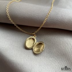 "Sara" lille oval forgyldt medaljon med personlig gravering