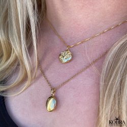 "Sara" lille oval forgyldt medaljon med personlig gravering