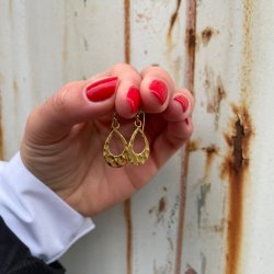 "Vivian" hammerslet drbe reringe i 14 karat forgyldt