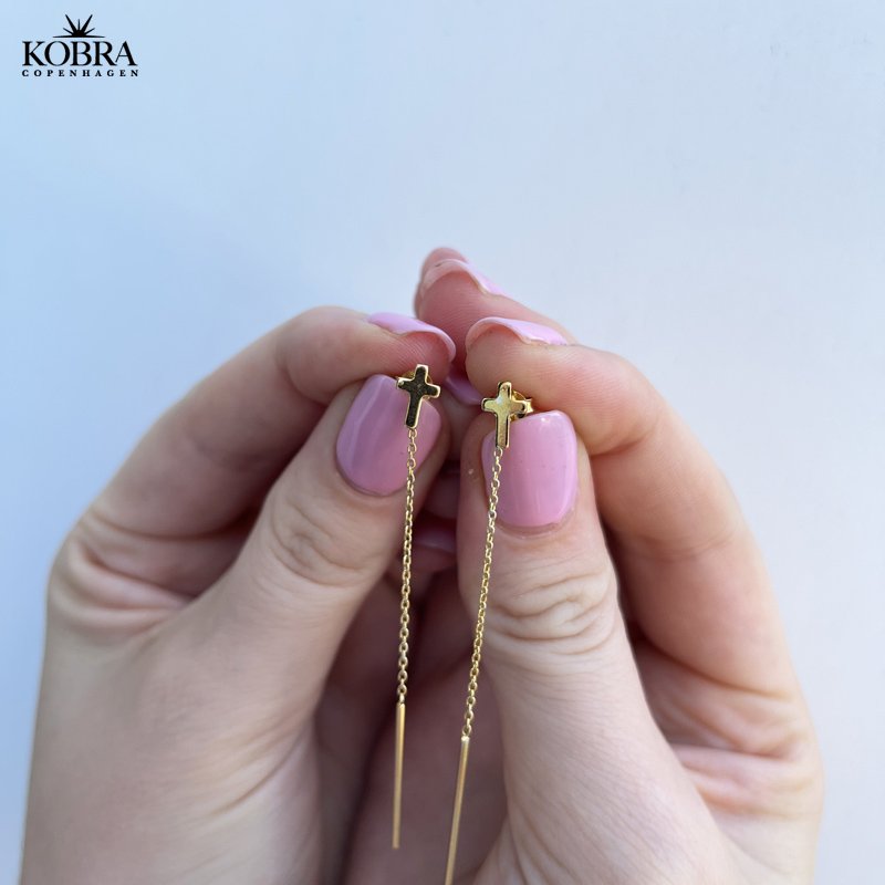 "Abigail" reringe i 18 karat forgyldt med sm kors og lang kde