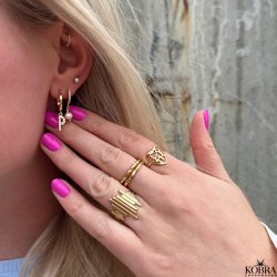 "Alias" gold earrings / hoops with your letters