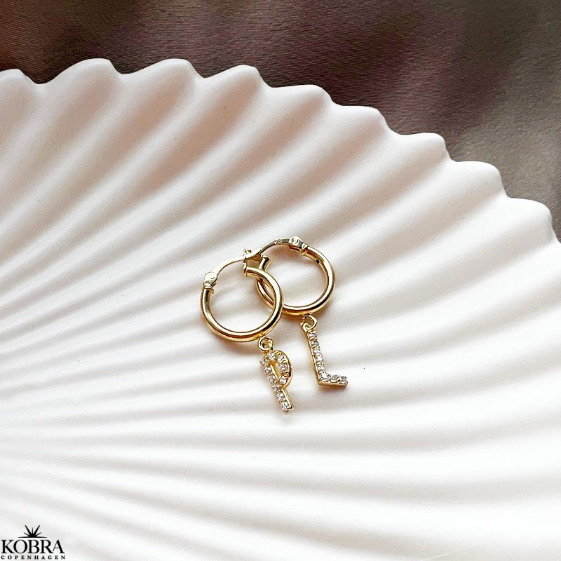 "Alias" gold earrings / hoops with your letters