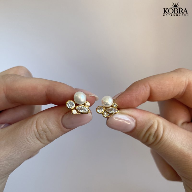 "Magda" unikke guld reringe med sten og gte hvide ferskvandsperler