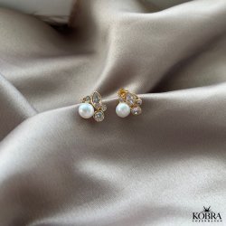 "Magda" unikke guld reringe med sten og gte hvide ferskvandsperler