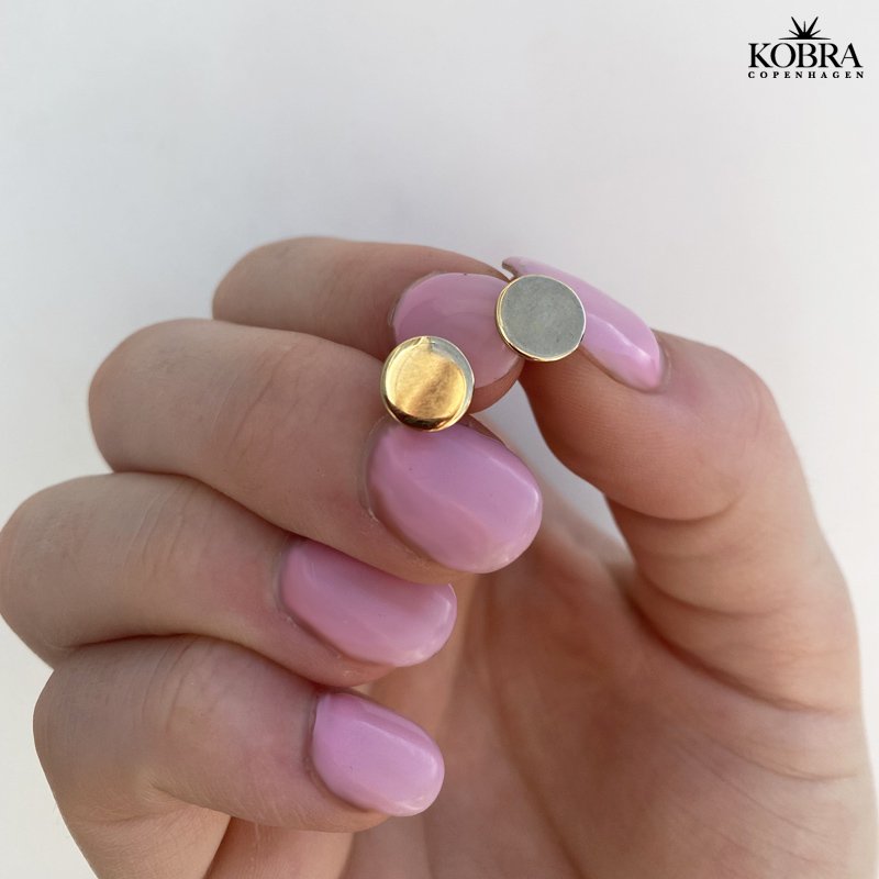 "Eternity" Small gold-plated ear studs with plate