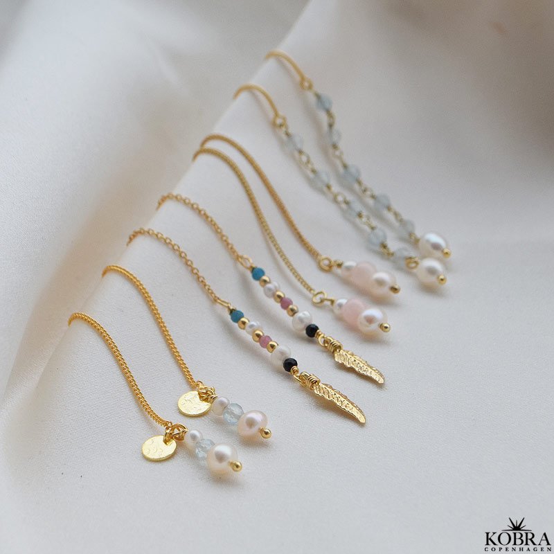 "Ellish" guld retrde med bl aquamariner samt hvid ferskvandsperle