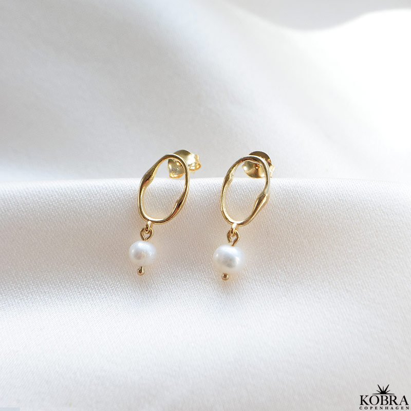 "Alisa" ovale guld reringe med ferskvandsperler