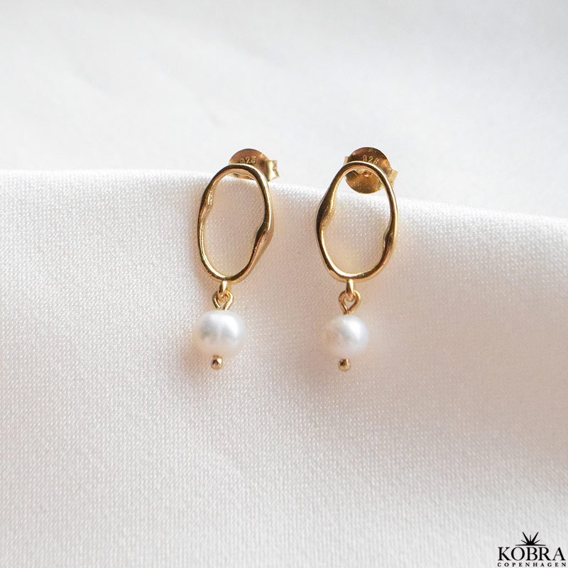 "Alisa" ovale guld reringe med ferskvandsperler