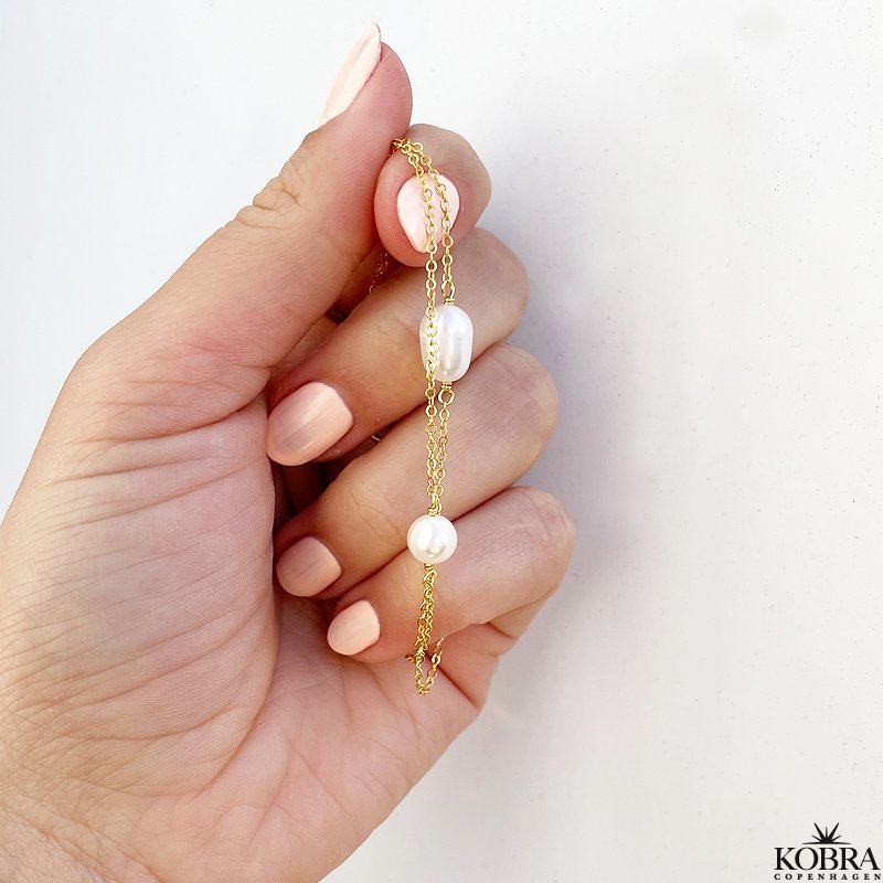 "LaBelle" perle armbnd med guldkder