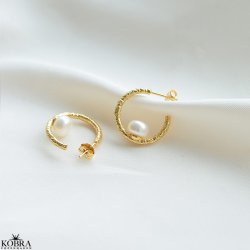 "Alberte"18 karat forgyldte hoops med ferskvandsperler i antik overflade