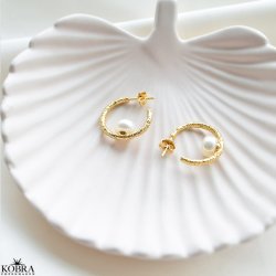 "Alberte"18 karat forgyldte hoops med ferskvandsperler i antik overflade