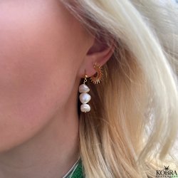 "Shake" gold pearl earrings with baroque white freshwater pearls