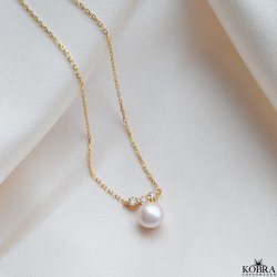 "Estella" pearl necklace with stones in gold
