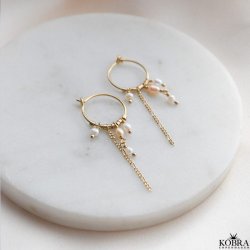 "Nahla" 18 karat forgyldte reringe med ferskenfarvet og hvide perler